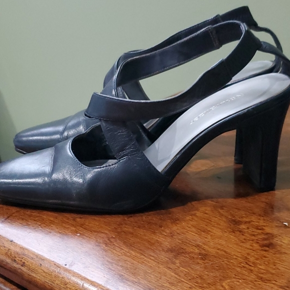 Shoes - Picture 2 of 4